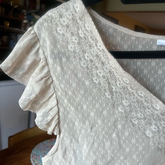 Apt 9 size unknown but probably large or xl! It fits on my xxl/2xl body - Picture 3 of 4